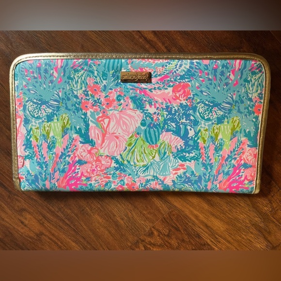 Lilly Pulitzer Handbags - Lilly Pulitzer Travel Organizer fished my wish print vacation beach summer